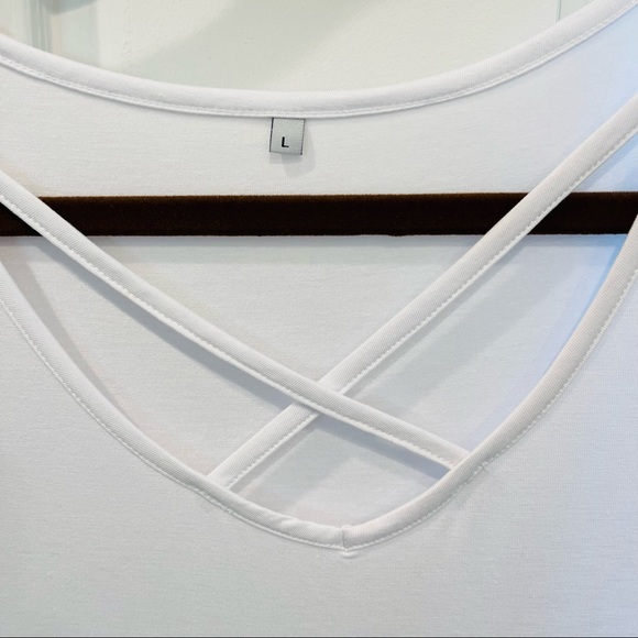 NWOT-White Casual Fun Top - Picture 8 of 9